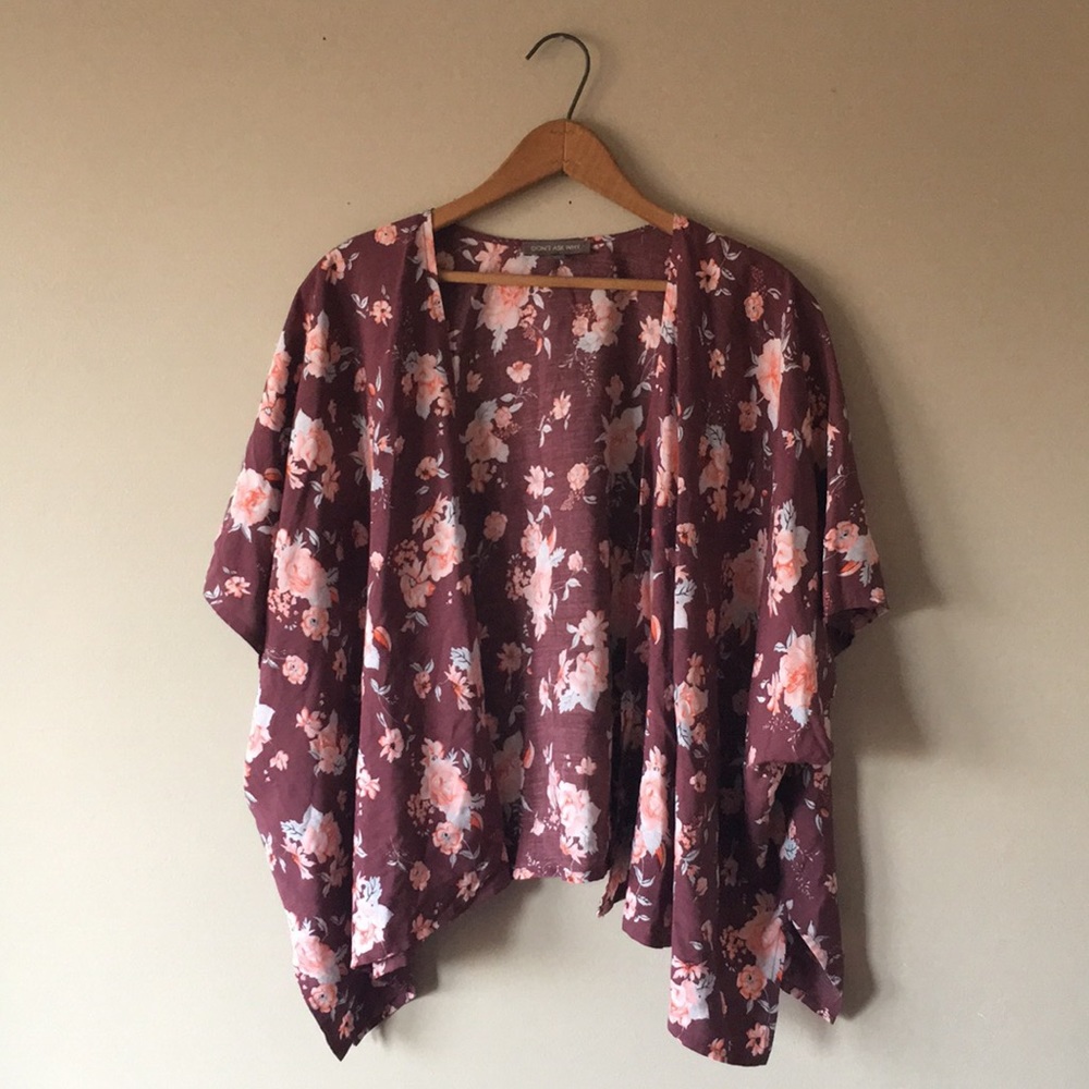 🌺🌸🌺Like New, Colorful Floral Cover-up